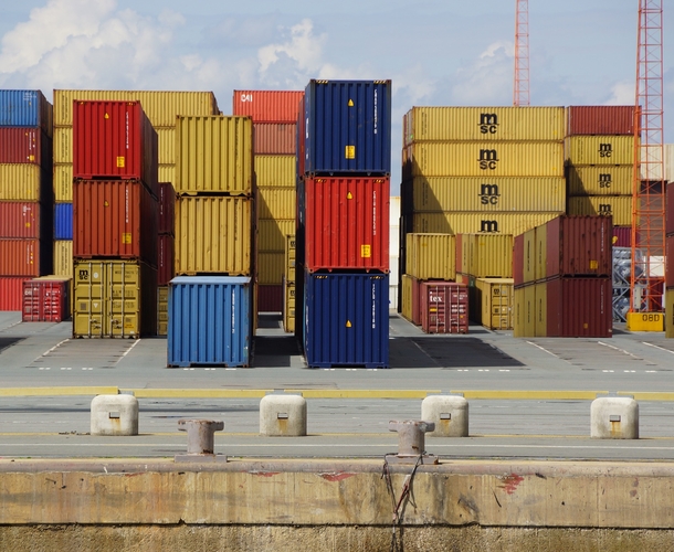 Marine insurers adopt principles to decarbonize shipping